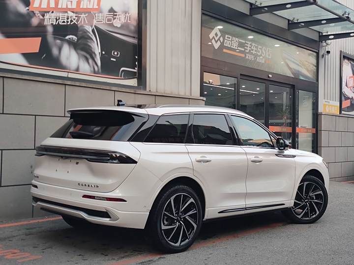 Фото 5 - Lincoln Corsair