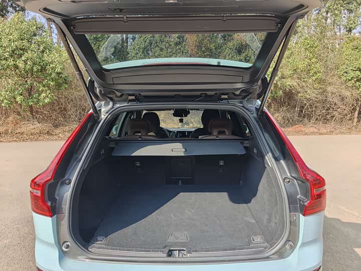 Фото 14 - Volvo XC60