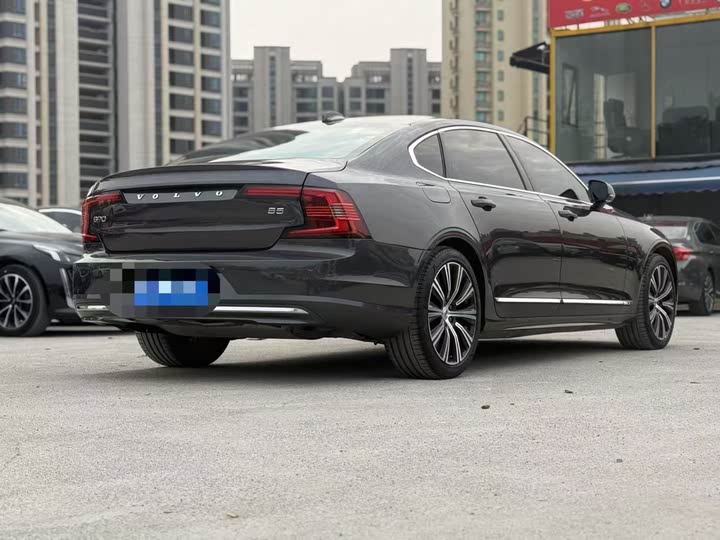 Фото 4 - Volvo S90