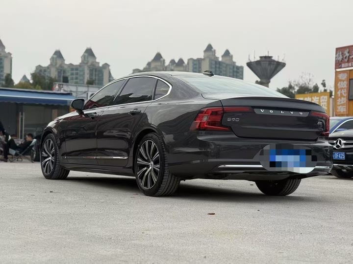 Фото 6 - Volvo S90