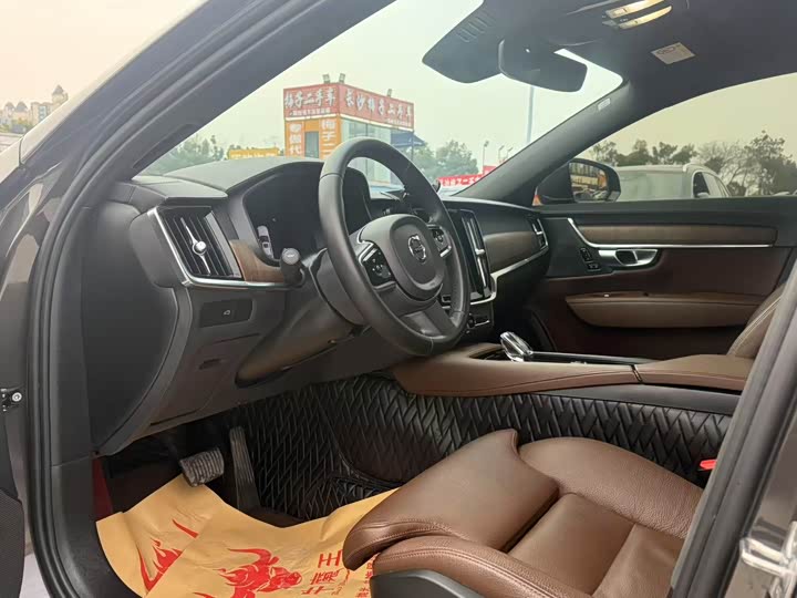 Фото 7 - Volvo S90