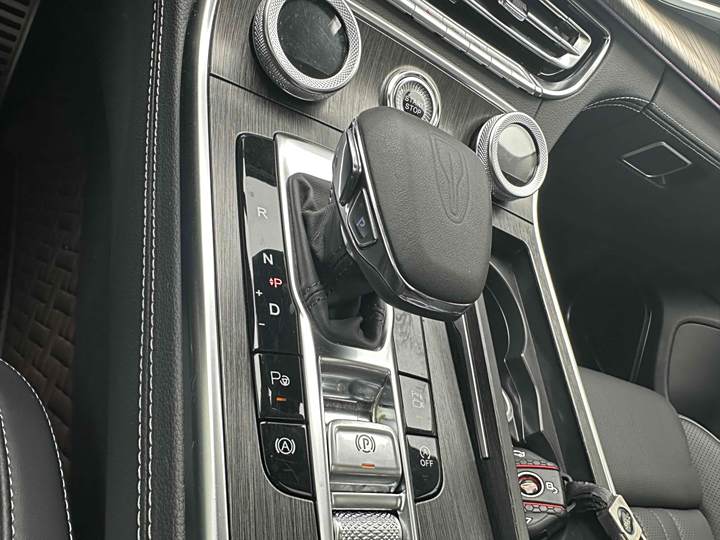 Фото 26 - Hongqi H9