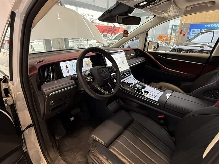 Фото 10 - GAC Trumpchi E9