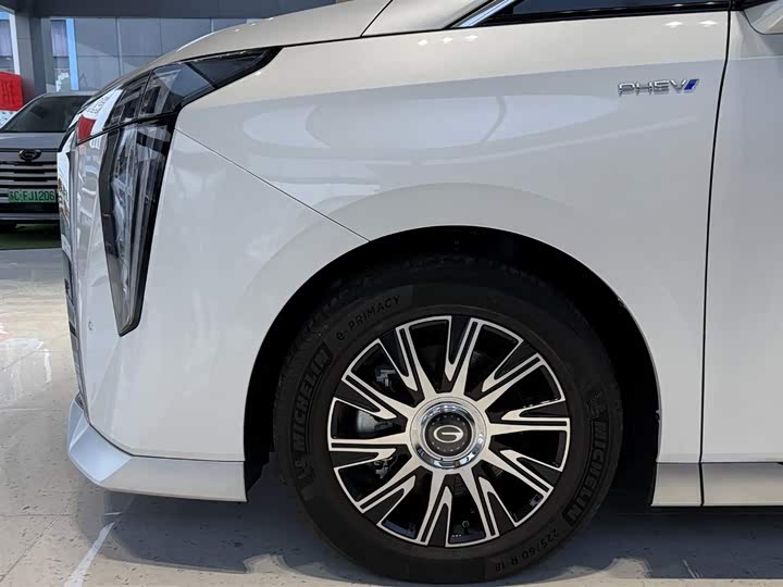 Фото 4 - GAC Trumpchi E9