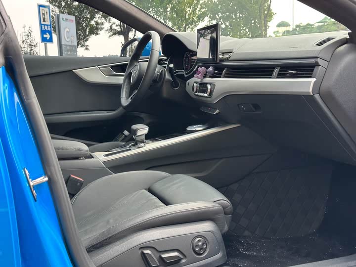 Фото 13 - Audi A5