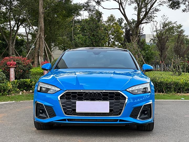 Фото 2 - Audi A5