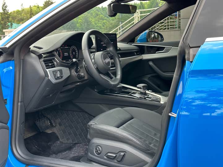 Фото 8 - Audi A5