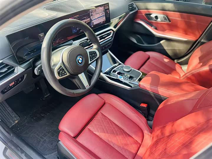 Фото 12 - BMW i3