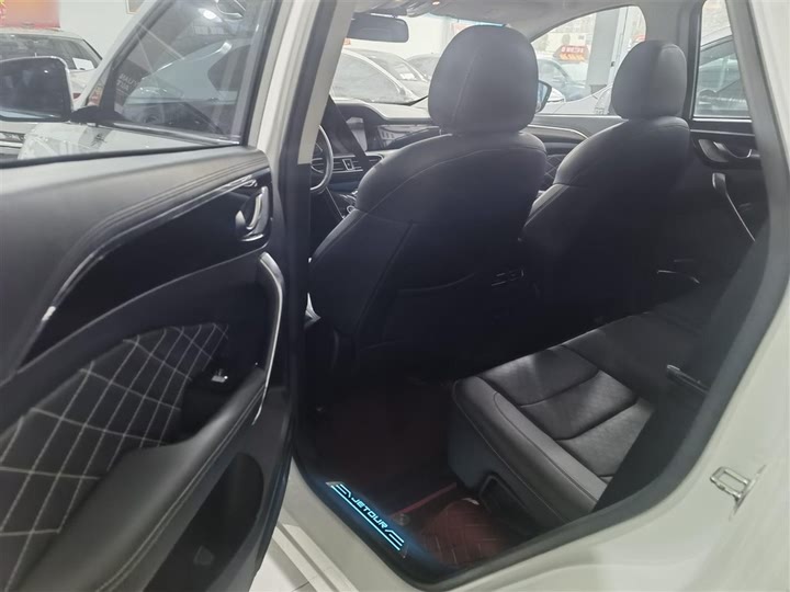 Фото 16 - Jetour X95