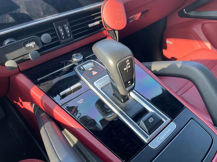 Фото 11 - Porsche Cayenne Hybrid