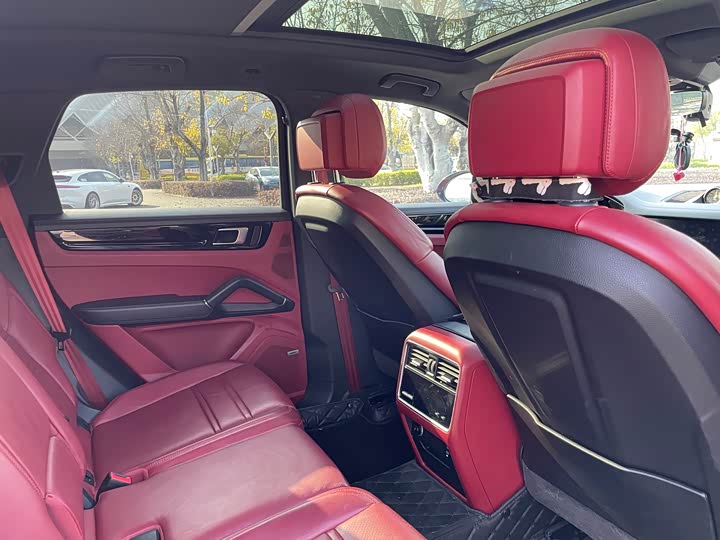 Фото 16 - Porsche Cayenne Hybrid