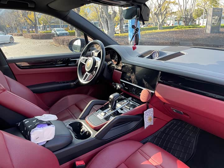 Фото 18 - Porsche Cayenne Hybrid