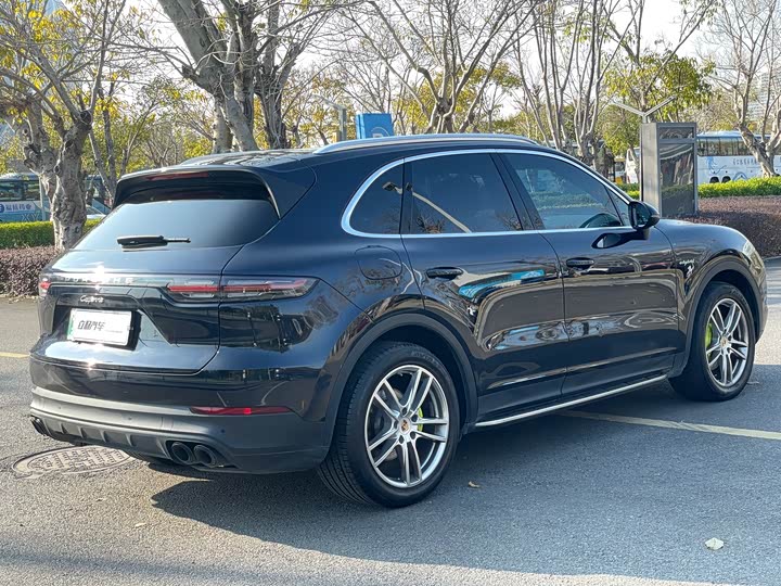 Фото 21 - Porsche Cayenne Hybrid