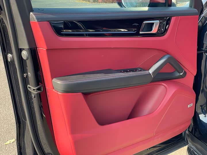 Фото 6 - Porsche Cayenne Hybrid