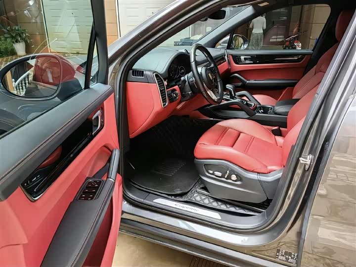 Фото 6 - Porsche Cayenne Hybrid