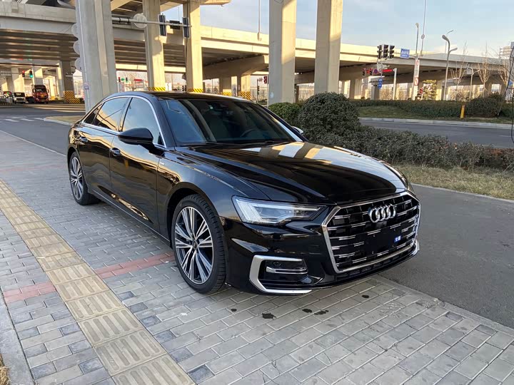 Фото 4 - Audi A6L