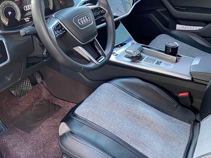 Фото 9 - Audi A6L