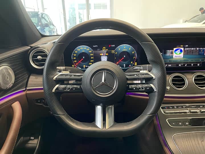 صورة 12 - Mercedes-Benz E-Class