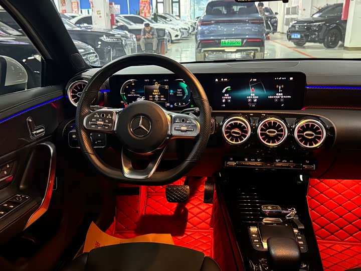 Фото 8 - Mercedes-Benz A-Class