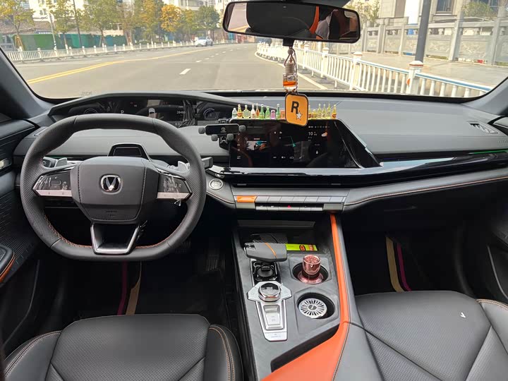 Фото 12 - Changan UNI-V