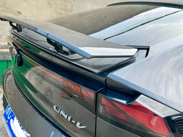 Фото 18 - Changan UNI-V