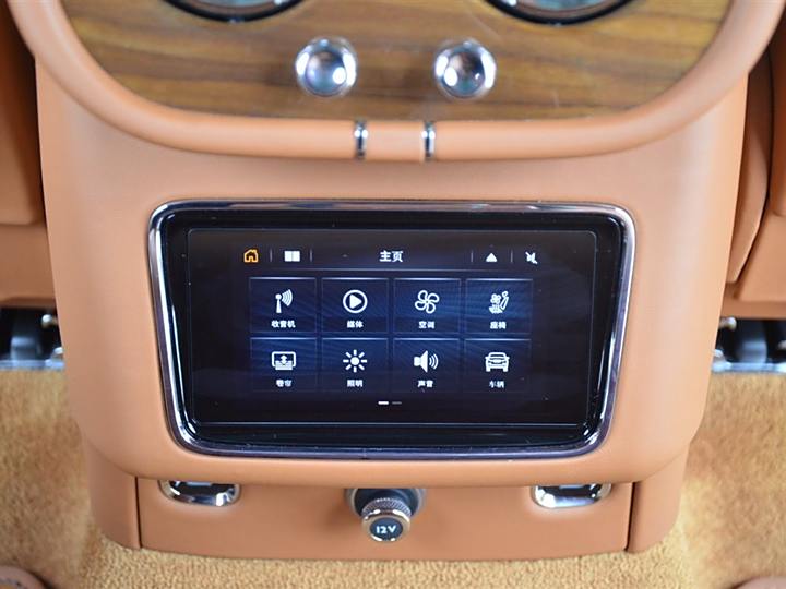 Фото 14 - Bentley Bentayga