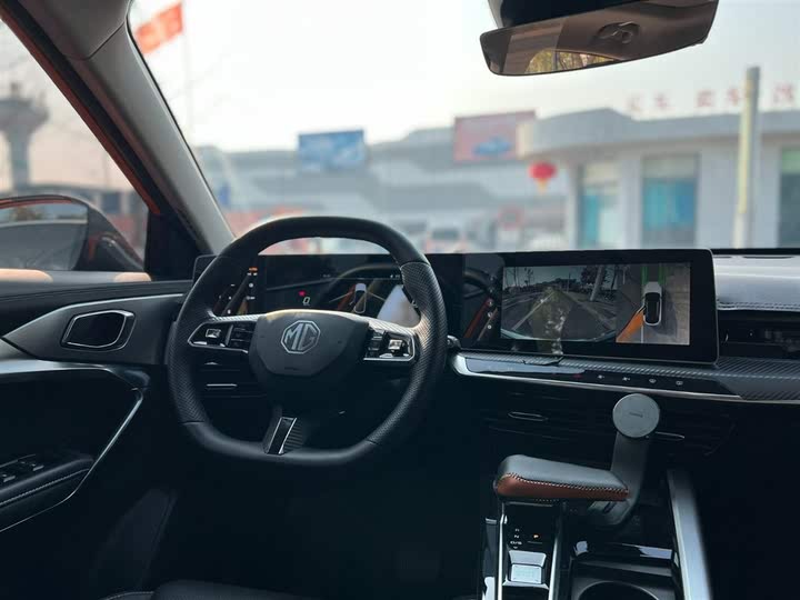 Фото 8 - MG Motor One