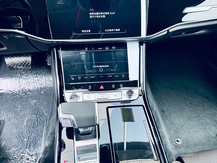 Фото 13 - Audi A8