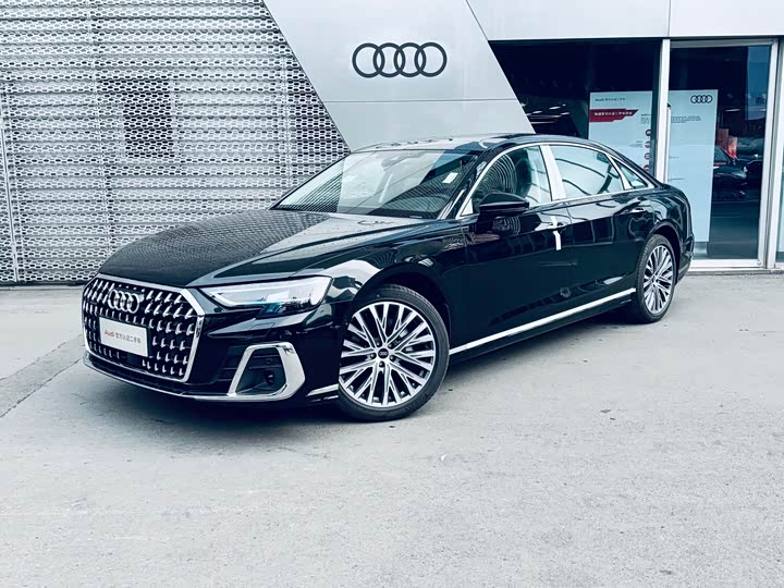 Фото 2 - Audi A8