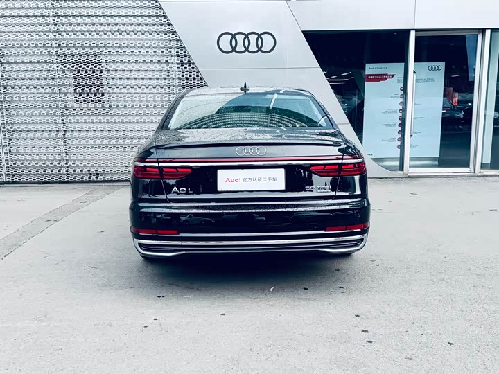 Фото 5 - Audi A8