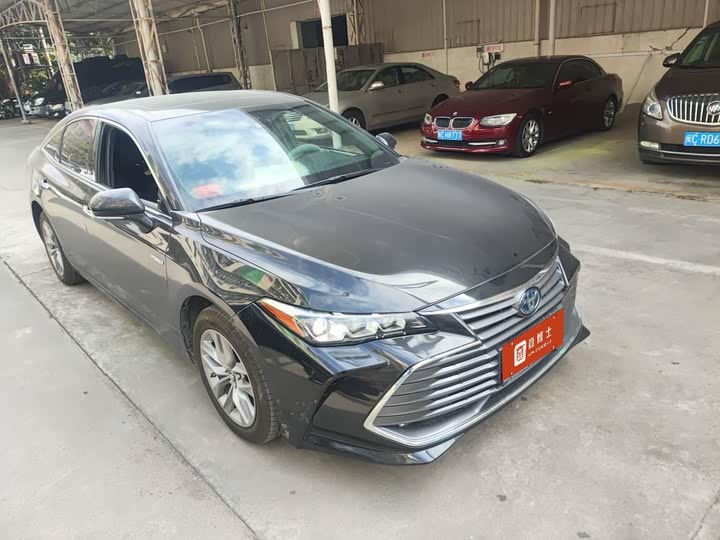 Фото 2 - Toyota Avalon