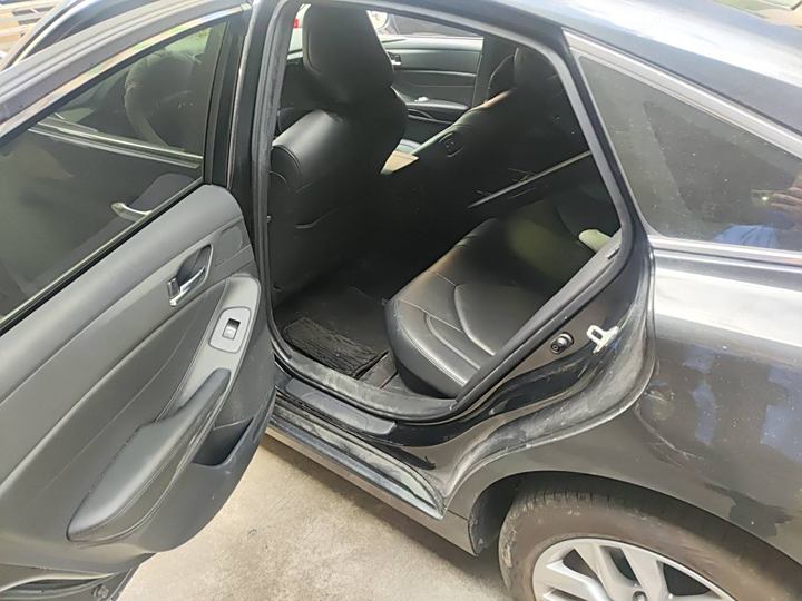 Фото 4 - Toyota Avalon