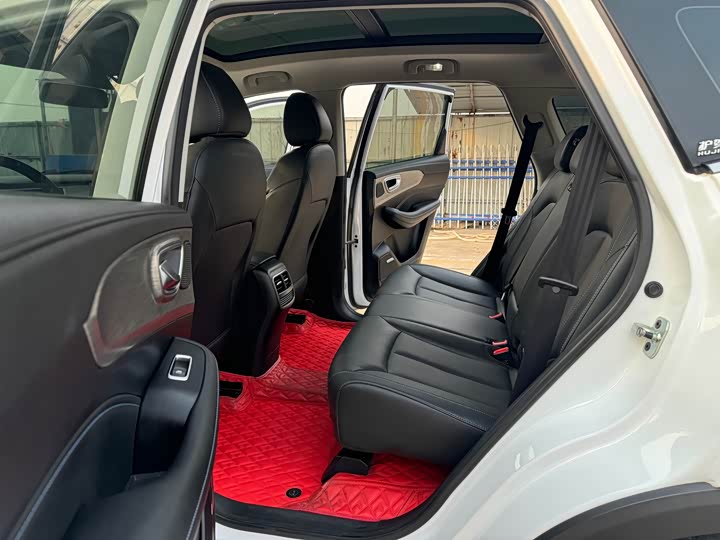 Фото 12 - Roewe RX5