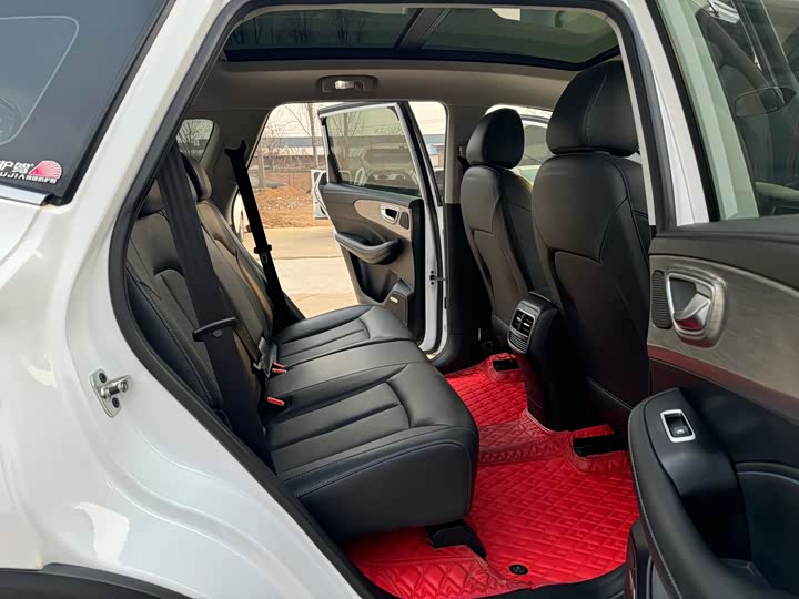 Фото 13 - Roewe RX5