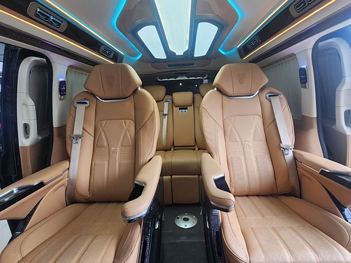 Фото 17 - Mercedes-Benz V-Class