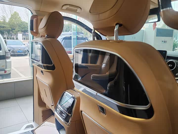 Фото 19 - Mercedes-Benz V-Class