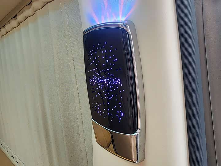 Фото 20 - Mercedes-Benz V-Class