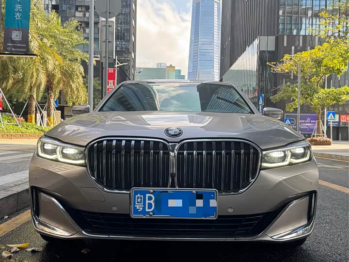 Фото 2 - BMW 7 Series