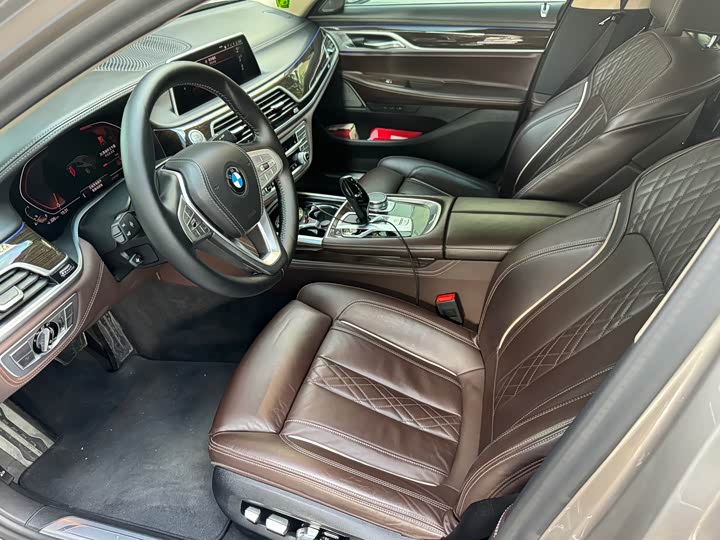 Фото 4 - BMW 7 Series