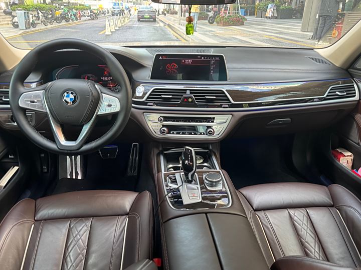 Фото 7 - BMW 7 Series