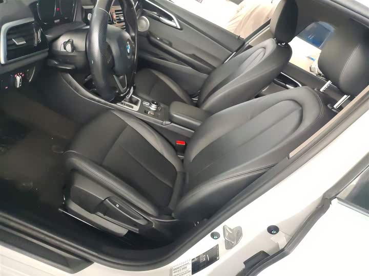 Фото 8 - BMW 1 Series