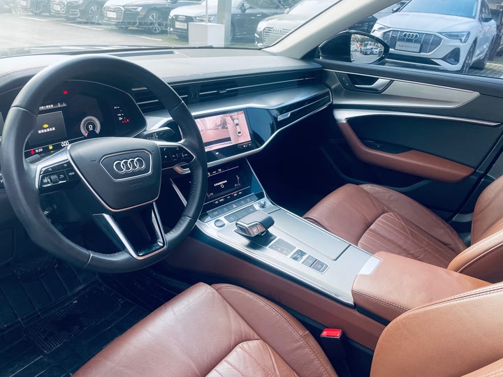 Фото 11 - Audi A6L