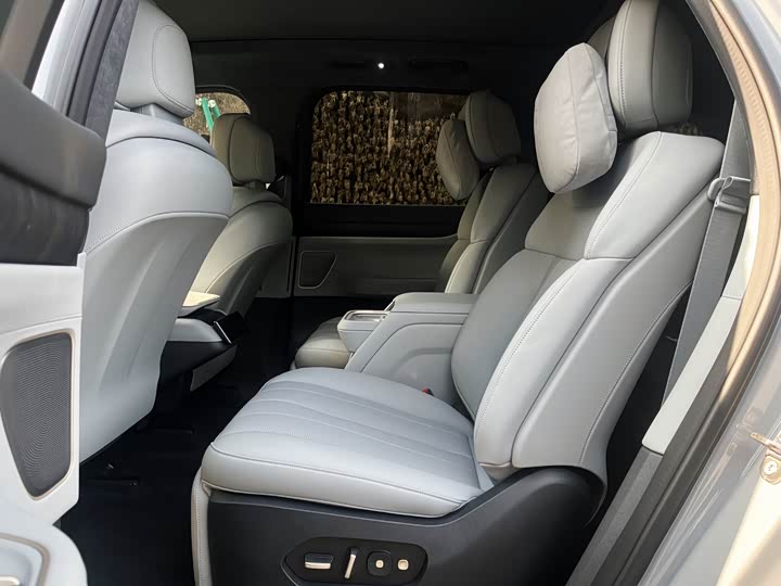 Фото 7 - Nio ES8