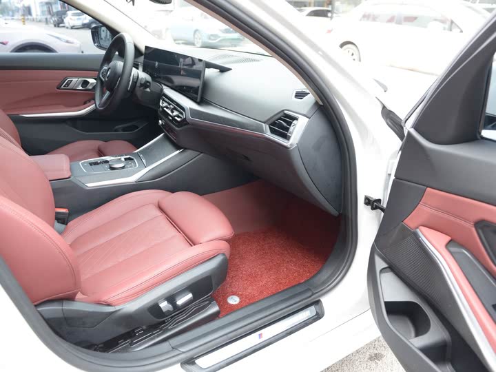 Фото 10 - BMW 3 Series