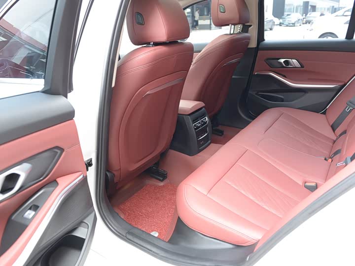 Фото 15 - BMW 3 Series