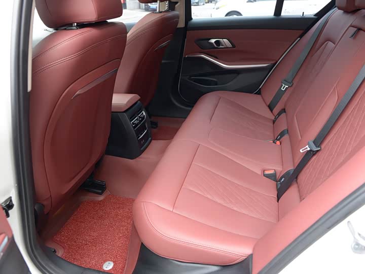 Фото 16 - BMW 3 Series