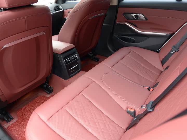 Фото 17 - BMW 3 Series