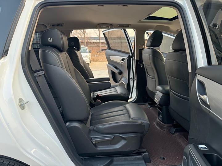 Фото 13 - BYD Song Max