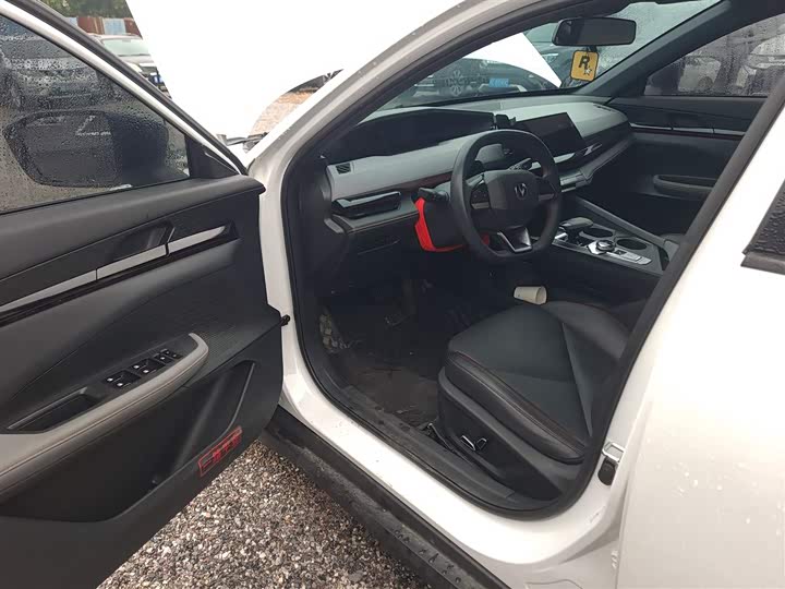 Фото 15 - Changan UNI-V