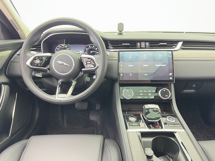 Фото 12 - Jaguar XF L